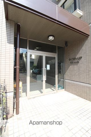 ウィスティリアの玄関写真