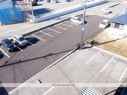 ブリリアンヒルズ　Ｌ１[1R/37.75m2]の駐車場1