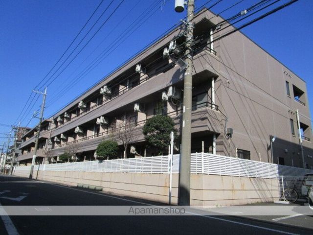 川崎市中原区下小田中のマンションの外観1