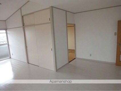 ナチュラルリーフ松山[3LDK/66.14m2]のリビング・居間