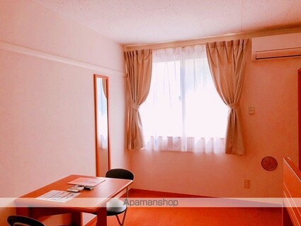 レオパレスマーブル福生[1K/23.71m2]のリビング・居間2