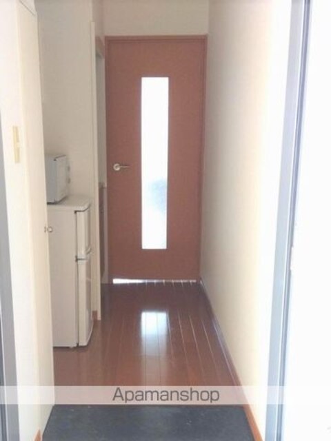 レオパレスやまきた[1K/23.18m2]の玄関