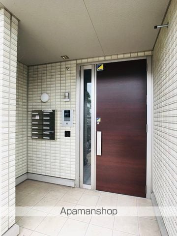 グラン アークの玄関写真