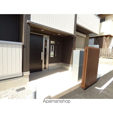 カナール Eの玄関写真
