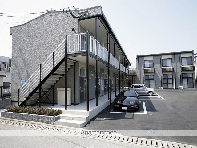 レオパレスブルーグラスIVの玄関写真