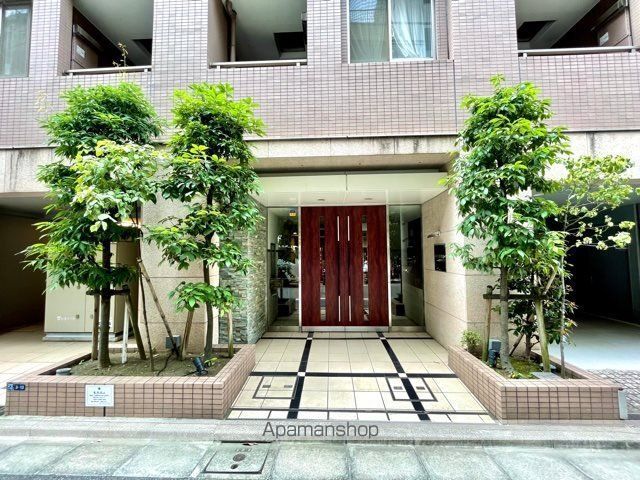 レジディア日本橋浜町の玄関写真
