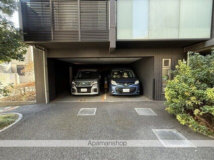 ＣＹＮＴＨＩＡ代田橋ＩＩＩ[1K/21.78m2]の駐車場1