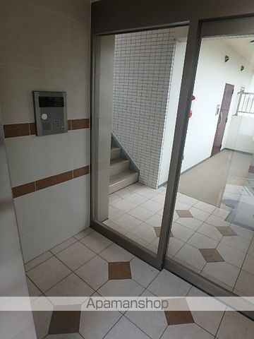 ラ プワールの玄関写真