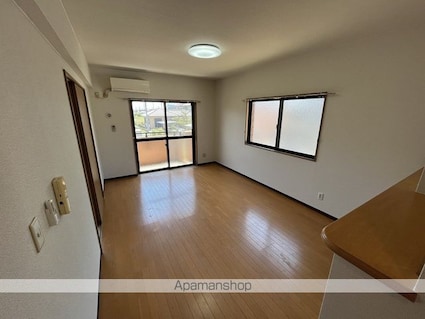 プリミエール清水[2LDK/58m2]のリビング・居間