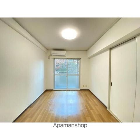 ドルフ西岡本の内装写真