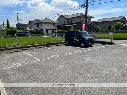 ノースパーク[1K/23.4m2]の駐車場2