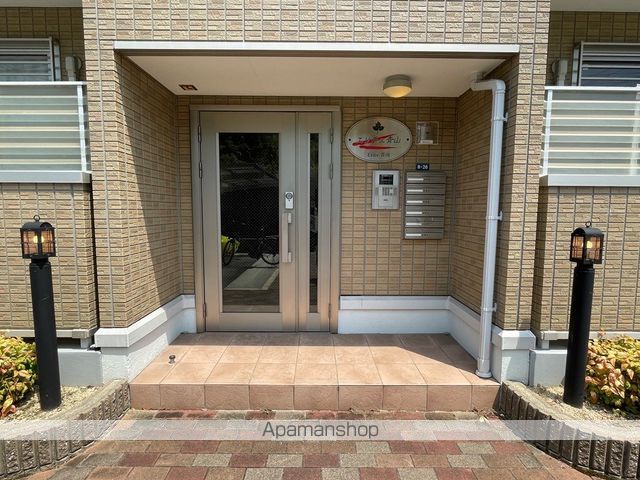 エリチェ青山の玄関写真