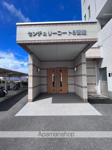 センチュリーコート8番館の玄関写真