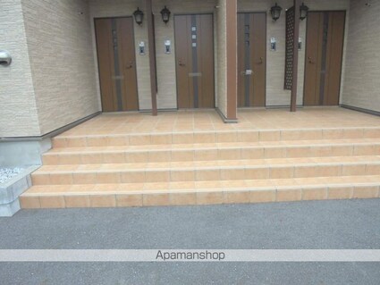 フレスクーラ[1LDK/50.09m2]のエントランス1