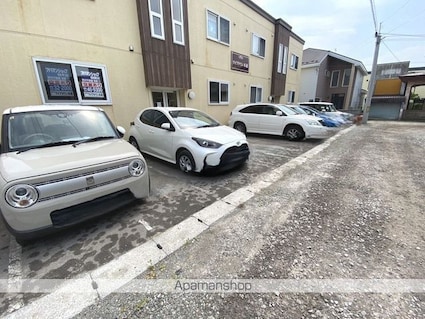 ライブタウン本通（ライブタウンホンドオリ）[1LDK/36.85m2]の駐車場2