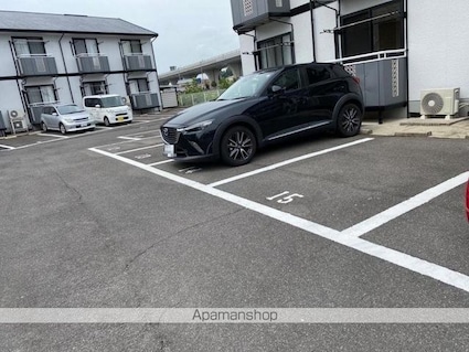 シャトル西春日Ａ・Ｂ棟[1K/23.4m2]の駐車場