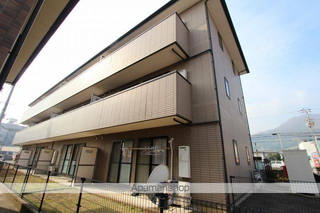 フォブール新居の外観写真