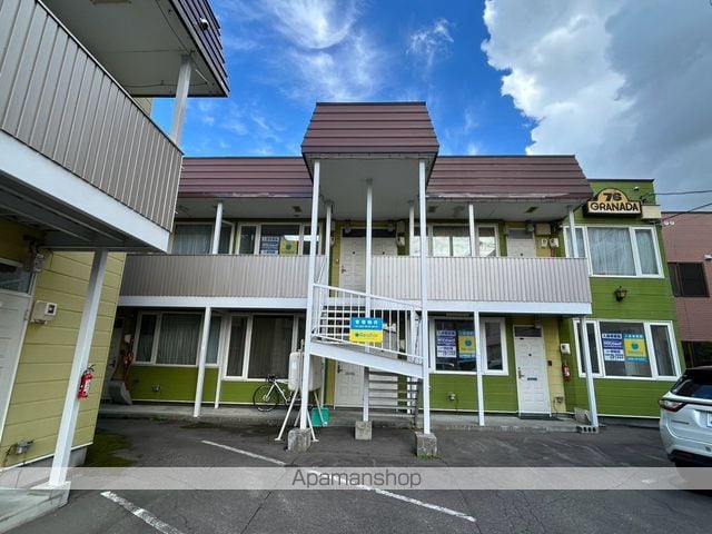 グラナダ76の外観写真