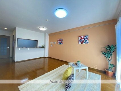 ロイヤル・シャトー一番館[3LDK/80.1m2]の内装1