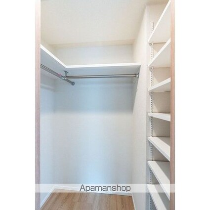 市谷台町坂フロント[1LDK/36.6m2]の収納