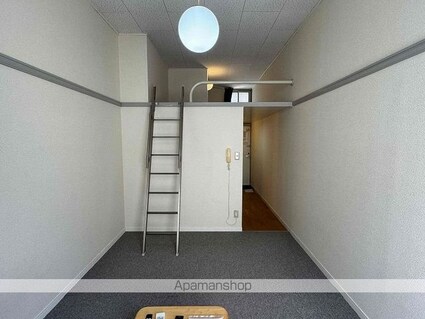 レオパレスやすらぎ[1K/19.87m2]のリビング・居間1