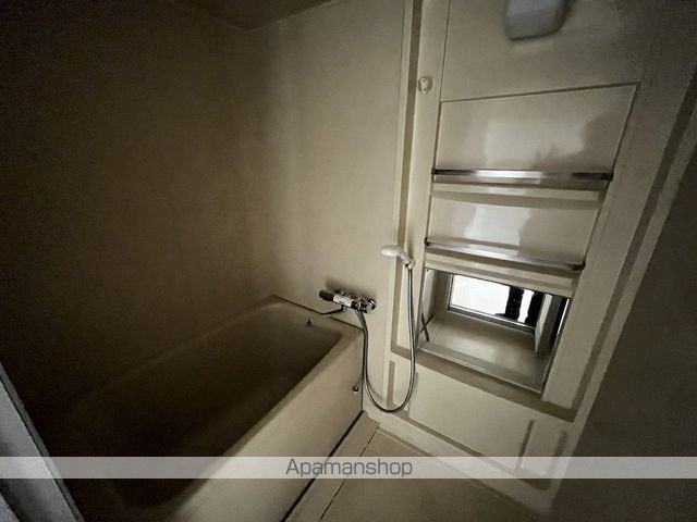 ロイヤルハウス上地の内装写真
