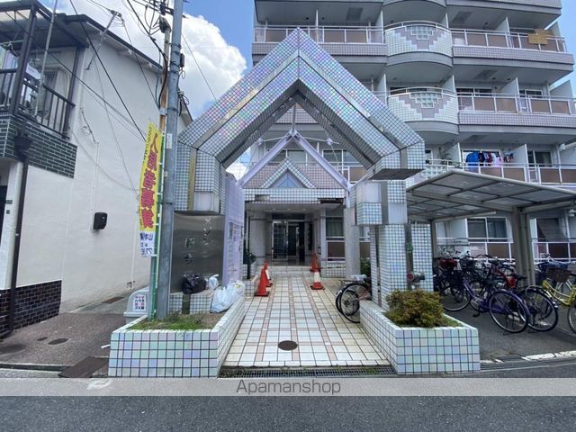 メゾン新今里の玄関写真