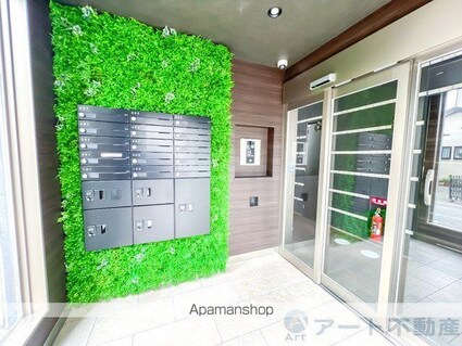 ｑｕｉｎｚｅ　ｌｉｅｕ（カーンズリュー）[1R/35.1m2]のエントランス1