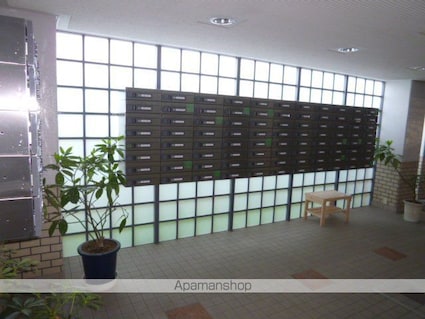 エバーグリーン鳰の浜[3LDK/72.46m2]のロビー