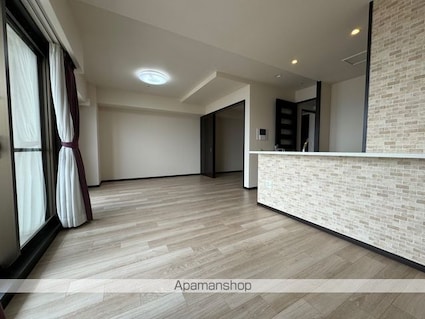 ＴＯＷＥＲ・１１１[3LDK/76.07m2]のリビング・居間