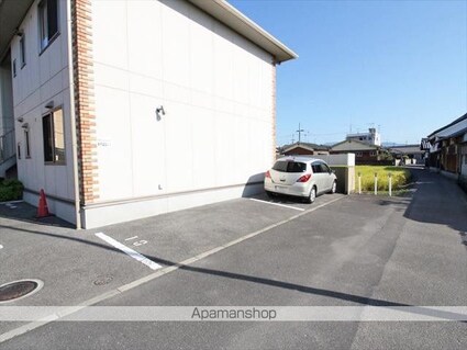 メゾンクレール　Ａ棟[2DK/48.65m2]の駐車場