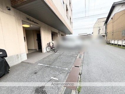 滋賀県長浜市中山町[1K/28.95m2]の駐車場