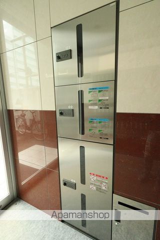 ラヴィータ410の玄関写真