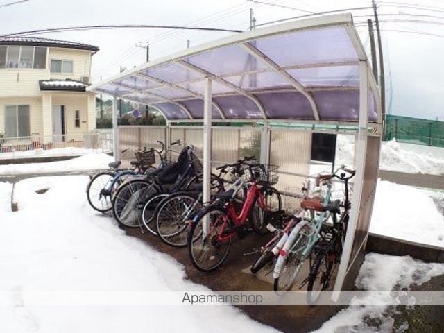 メンバーズタウン関屋A棟の外観写真