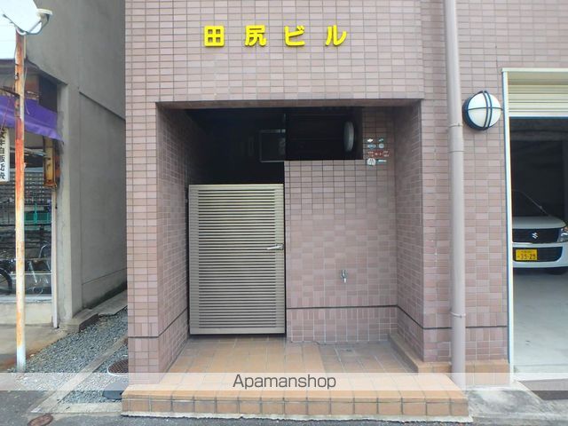 田尻ビルの玄関写真