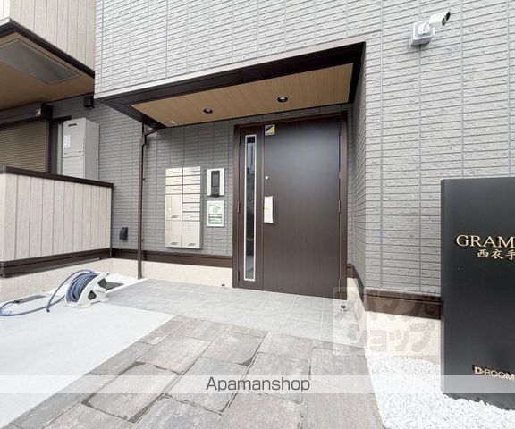 GRAMM西衣手町の玄関写真