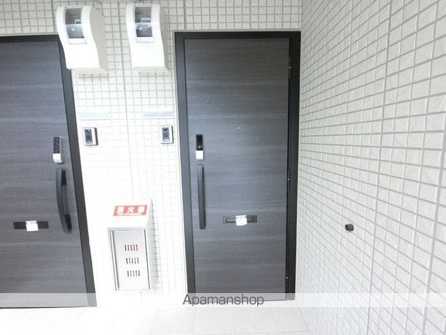コンフォートレジデンス宮子 Aの玄関写真