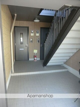 和歌山県和歌山市紀三井寺[2LDK/58.1m2]のエントランス