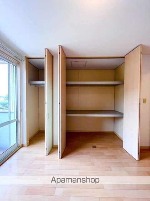 和歌山県和歌山市井辺[2LDK/52.6m2]の収納