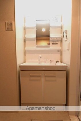 グラナーデ東新町[1LDK/32m2]の洗面所