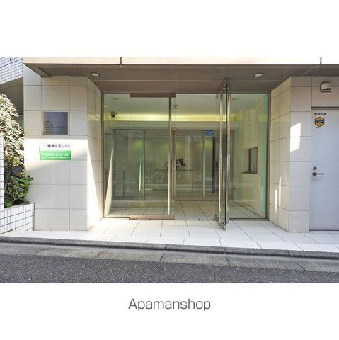 THEパームス代々木上原コスモテラスの玄関写真