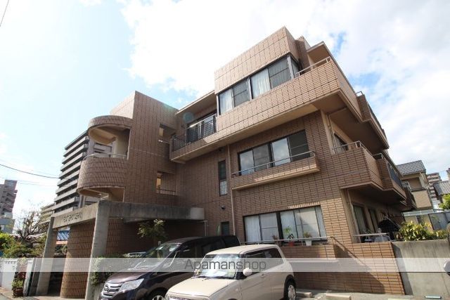 フラット新屋敷の外観写真