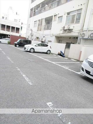和歌山県和歌山市小松原６丁目[4DK/105m2]の駐車場