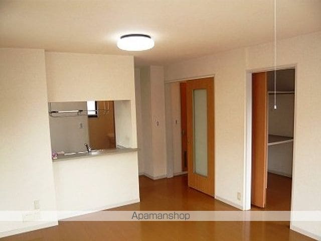 メゾンバリュージュA棟の内装写真