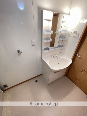 リビングタウン山の手Eの内装写真
