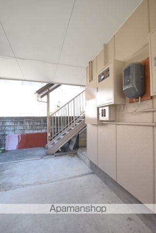 ブルーミング八幡の玄関写真