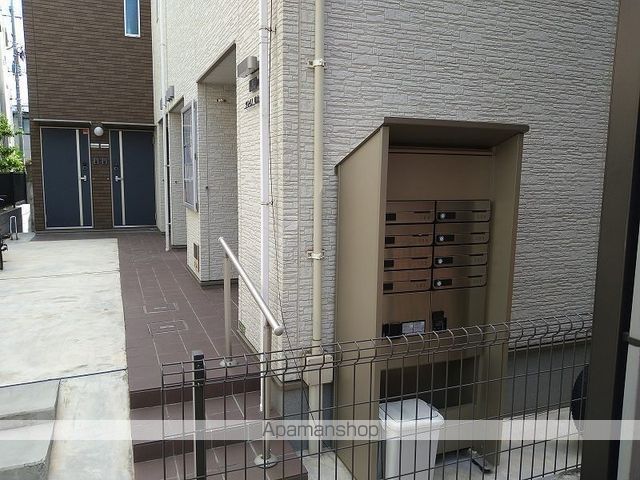 クレイノ明大前の玄関写真