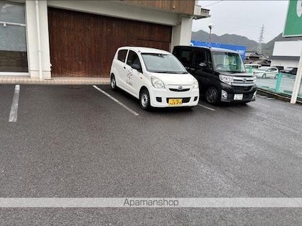 香川県高松市国分寺町新居[6DK/145.4m2]の共用部2