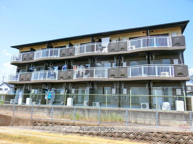 ラークヒルズ三山木の外観写真
