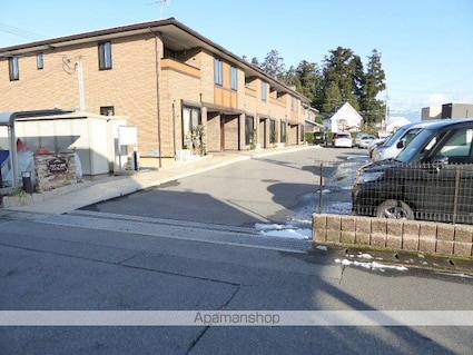 プラシード緑町[2LDK/58.95m2]の駐車場